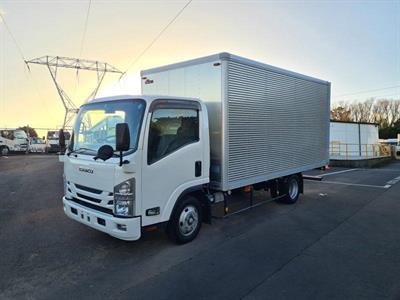 2016 Isuzu Elf