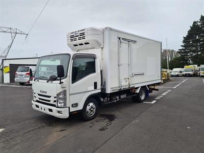 2017 Isuzu Elf