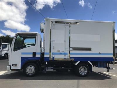 2018 Isuzu Elf - Thumbnail