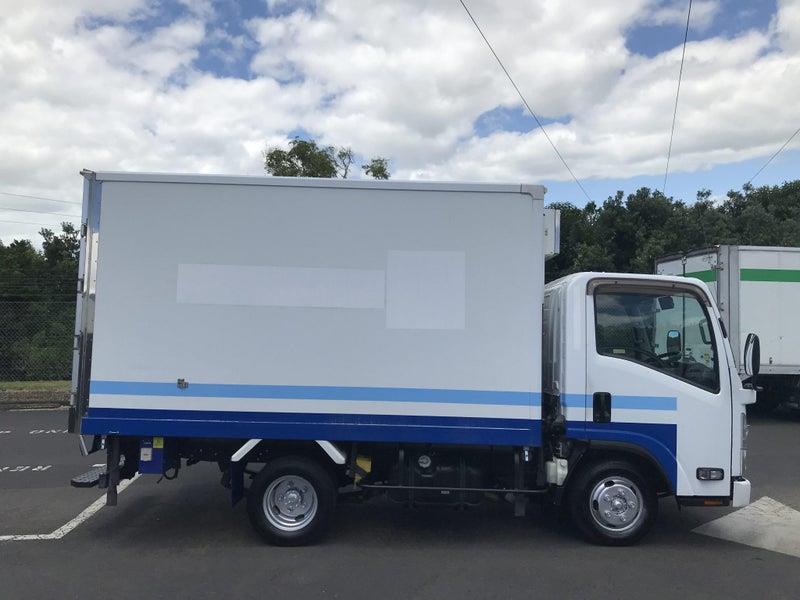 2018 Isuzu Elf