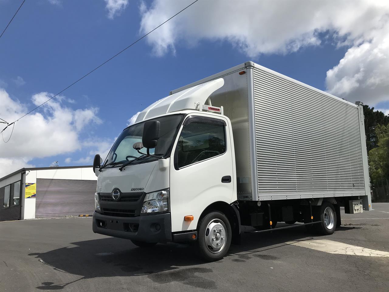 2017 Hino Dutro