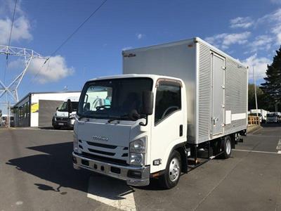 2016 Isuzu Elf