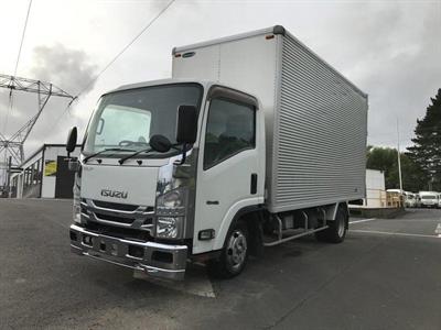 2017 Isuzu Elf