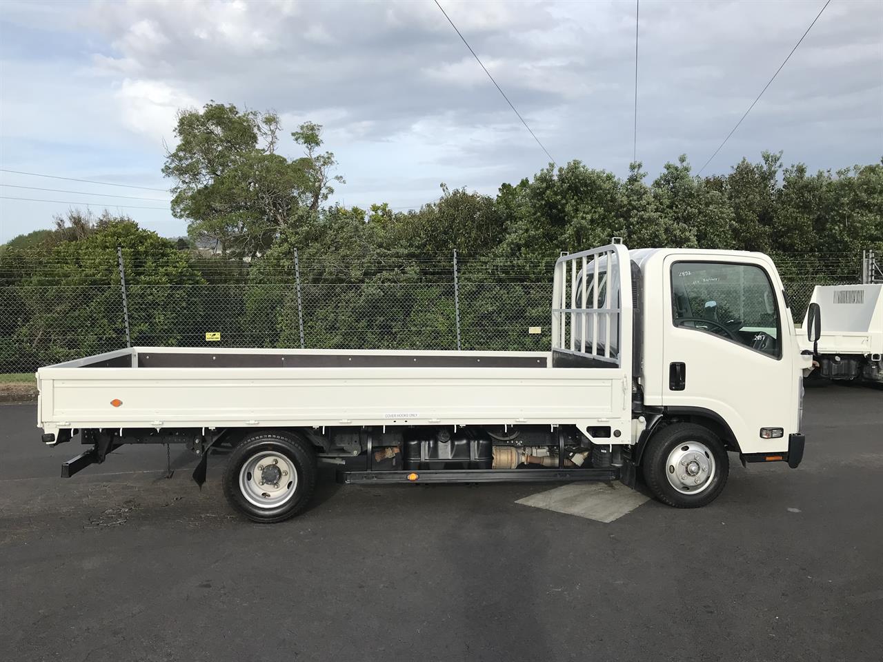 2015 Isuzu Elf