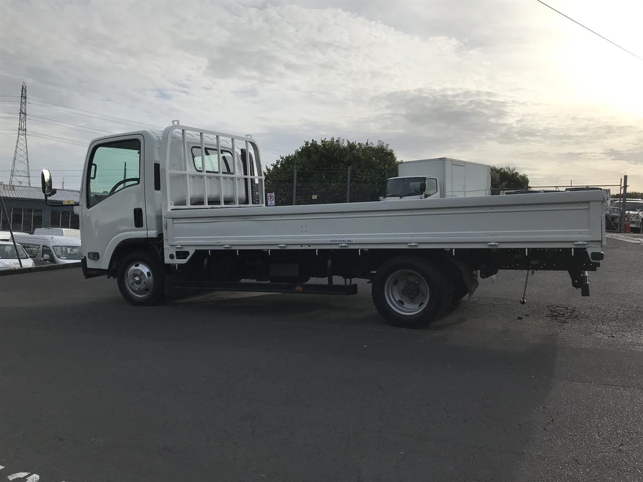 2015 Isuzu Elf