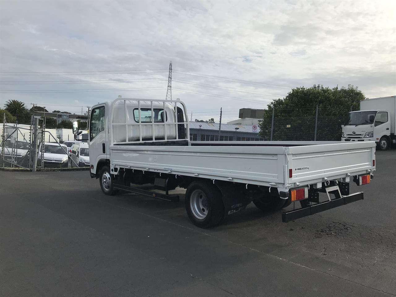 2015 Isuzu Elf