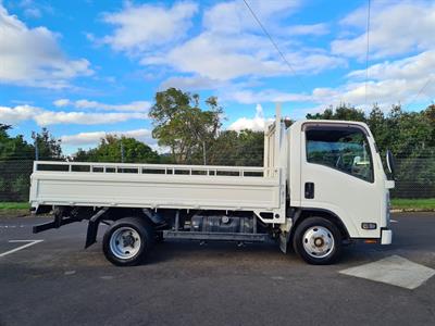 2018 Isuzu Elf