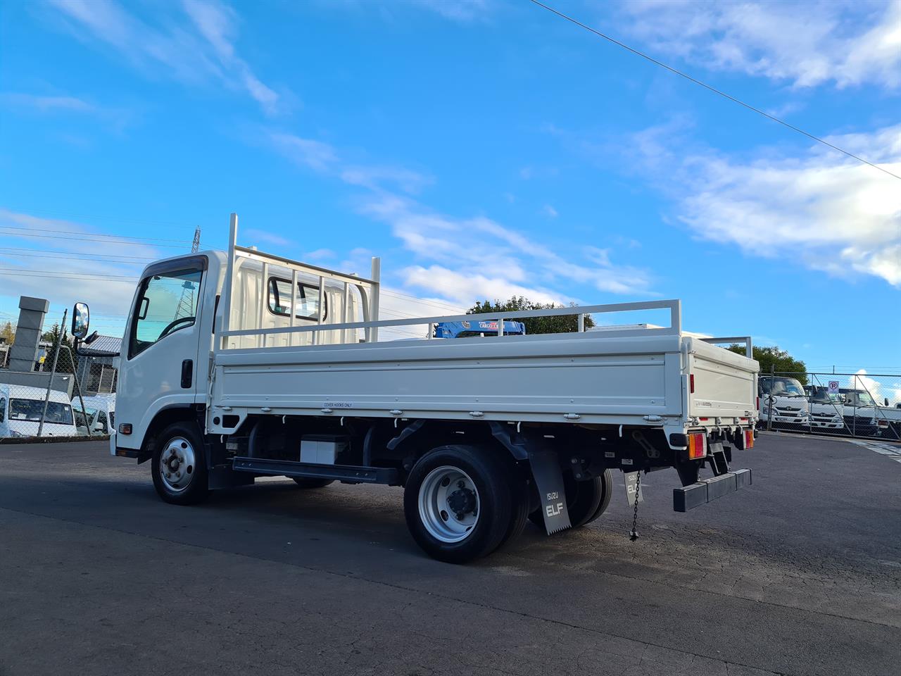 2018 Isuzu Elf