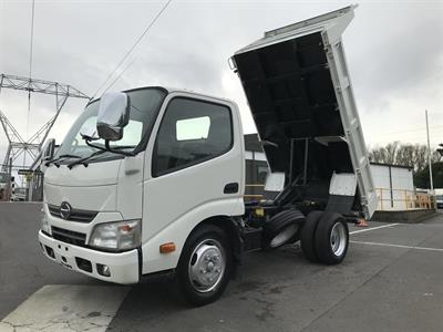 2013 Hino Dutro