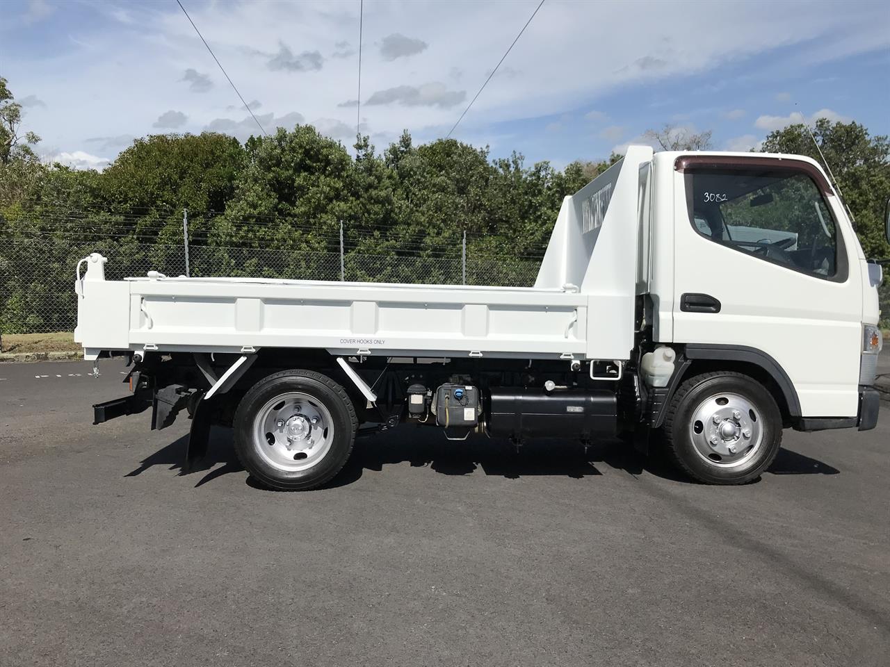 2017 Mitsubishi Canter