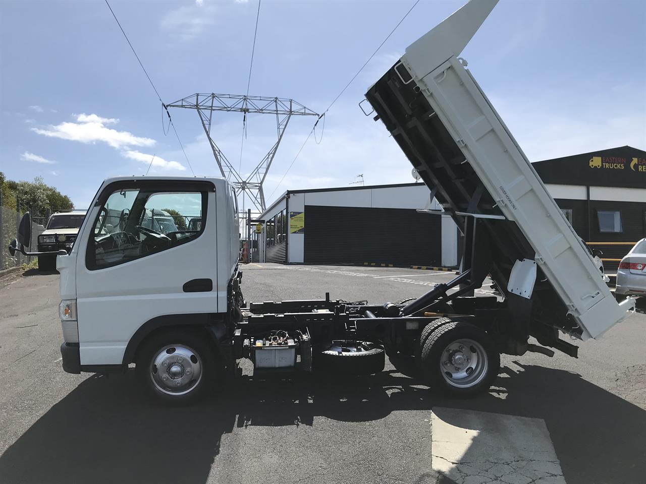 2017 Mitsubishi Canter