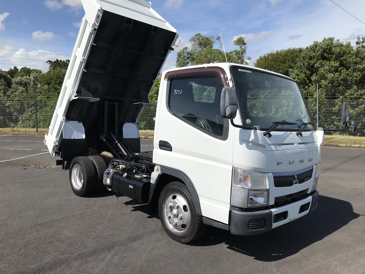 2017 Mitsubishi Canter