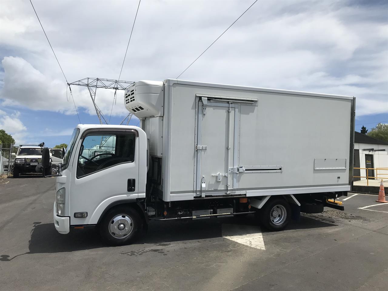 2019 Isuzu Elf