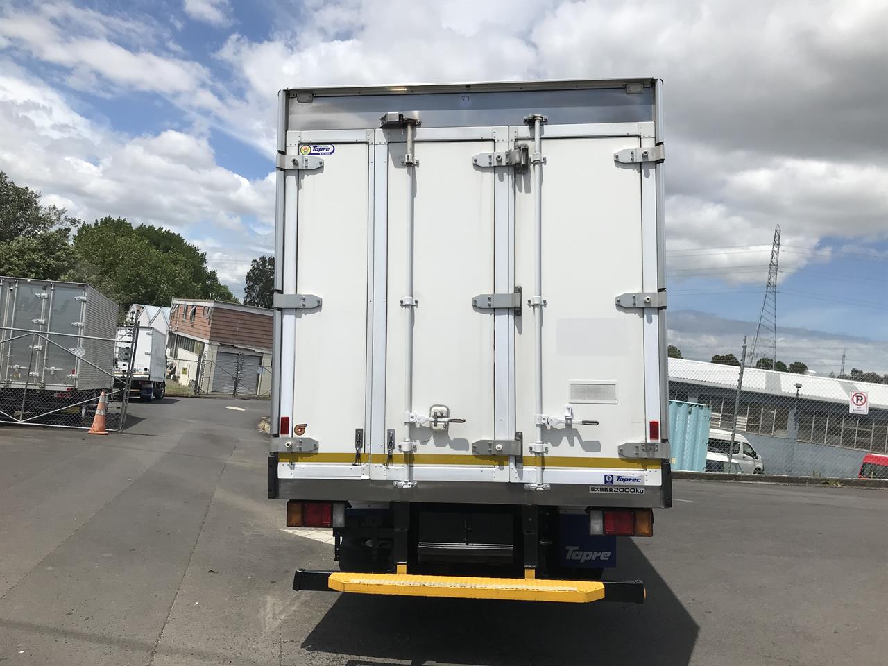 2019 Isuzu Elf