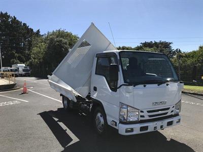 2017 Isuzu Elf