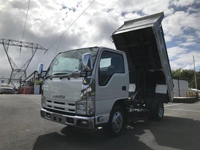 2014 Isuzu Elf