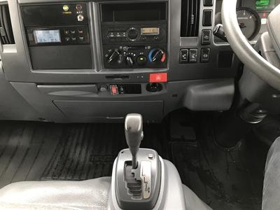 2020 Isuzu Elf - Thumbnail