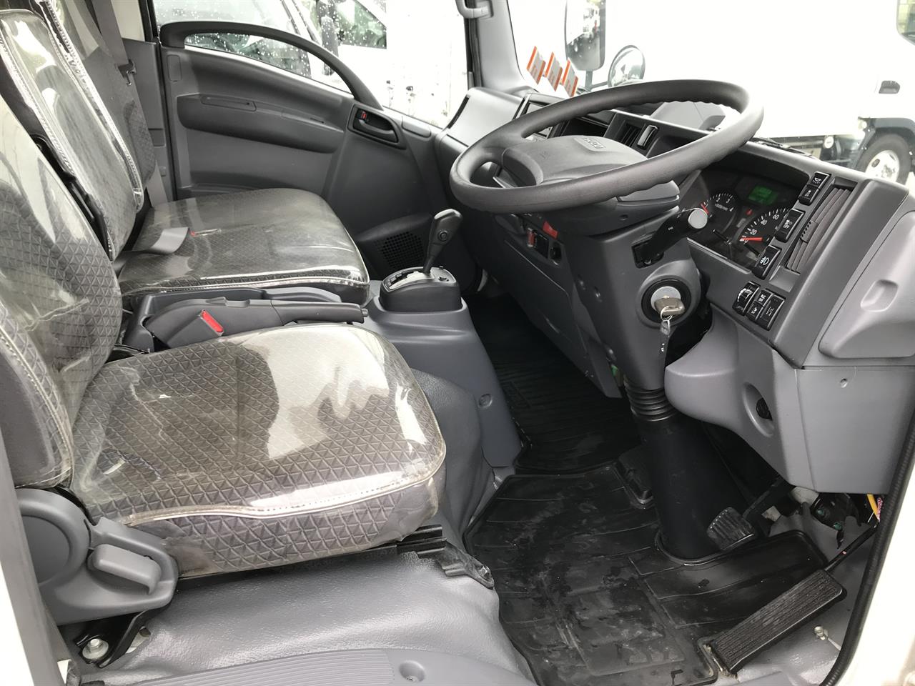 2020 Isuzu Elf